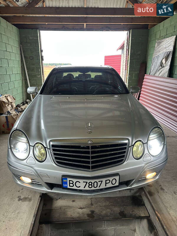Седан Mercedes-Benz E-Class 2008 в Тернополе