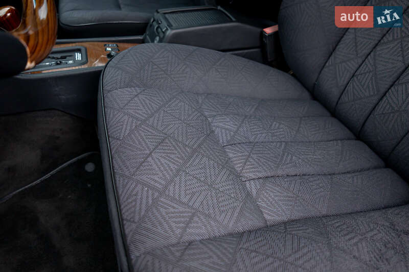 Седан Mercedes-Benz E-Class 1994 в Киеве