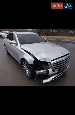 Седан Mercedes-Benz E-Class 2016 в  фото 41 Седан Mercedes-Benz E-Class 2016 в