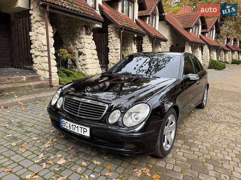 Седан Mercedes-Benz E-Class 2004 в 
