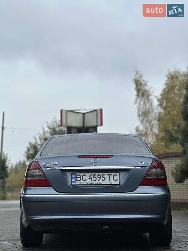 Седан Mercedes-Benz E-Class 2006 в Самборе