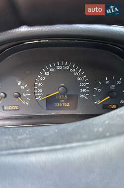 Седан Mercedes-Benz E-Class 2000 в  фото 13 Седан Mercedes-Benz E-Class 2000 в