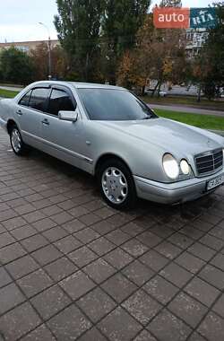 Седан Mercedes-Benz E-Class 1998 в Черкассах