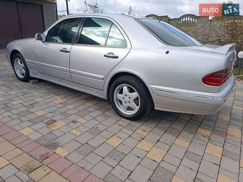 Седан Mercedes-Benz E-Class 1995 в Черновцах