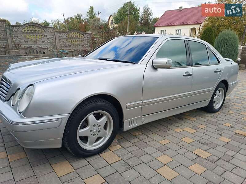 Седан Mercedes-Benz E-Class 1995 в Черновцах