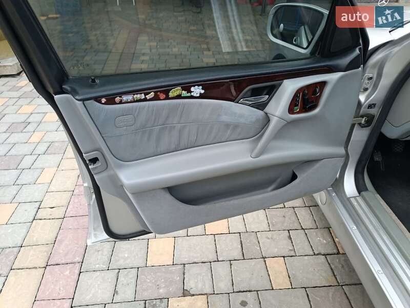 Седан Mercedes-Benz E-Class 1995 в Черновцах