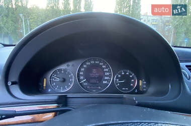 Седан Mercedes-Benz E-Class 2002 в 