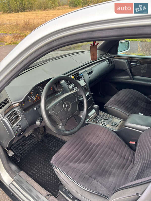 Седан Mercedes-Benz E-Class 1997 в Любешове