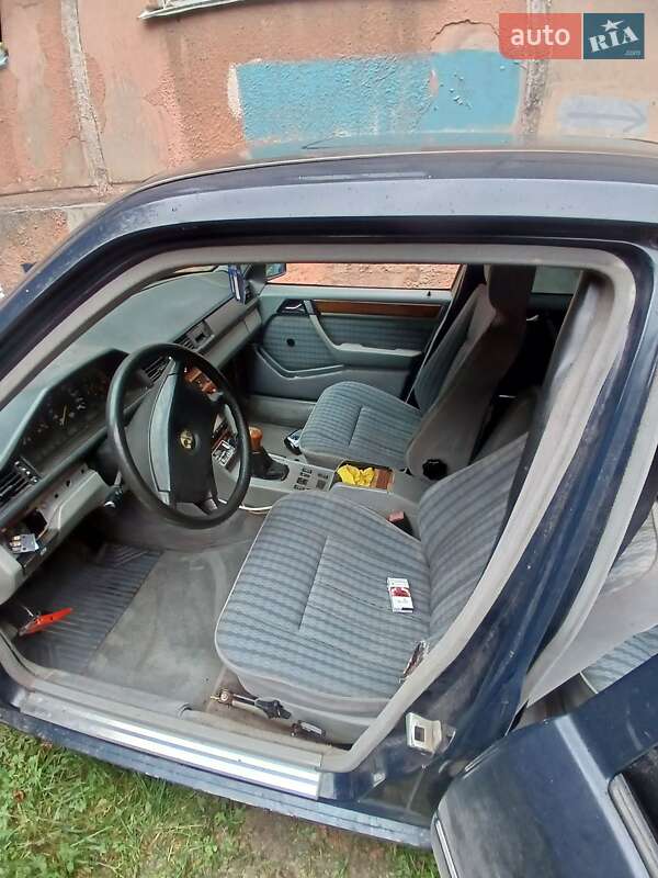 Седан Mercedes-Benz E-Class 1992 в Тернополе