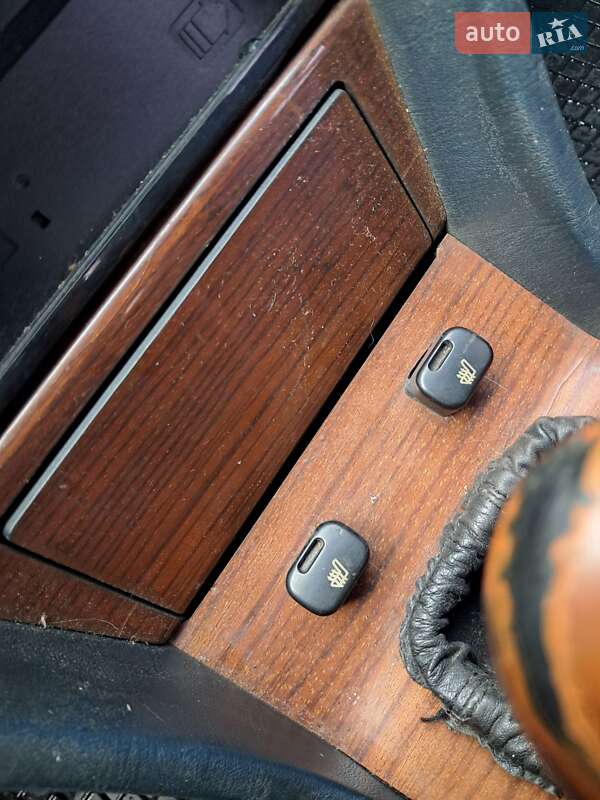 Седан Mercedes-Benz E-Class 1991 в Краснограде