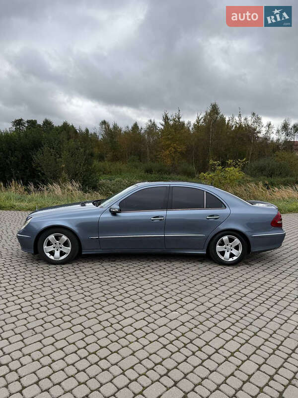 Седан Mercedes-Benz E-Class 2004 в Львове