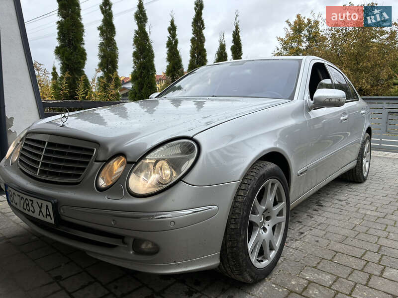 Седан Mercedes-Benz E-Class 2004 в Львове
