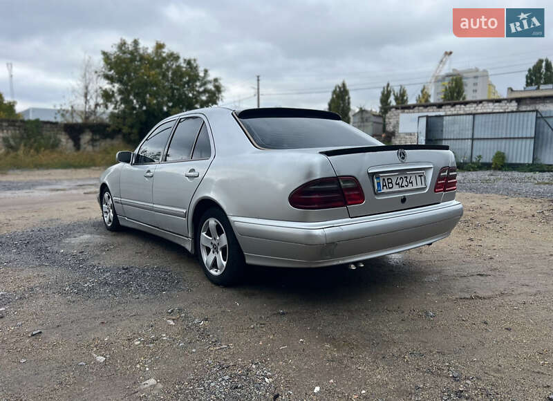Седан Mercedes-Benz E-Class 2001 в Вінниці