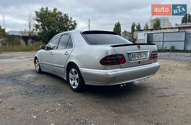 Седан Mercedes-Benz E-Class 2001 в 