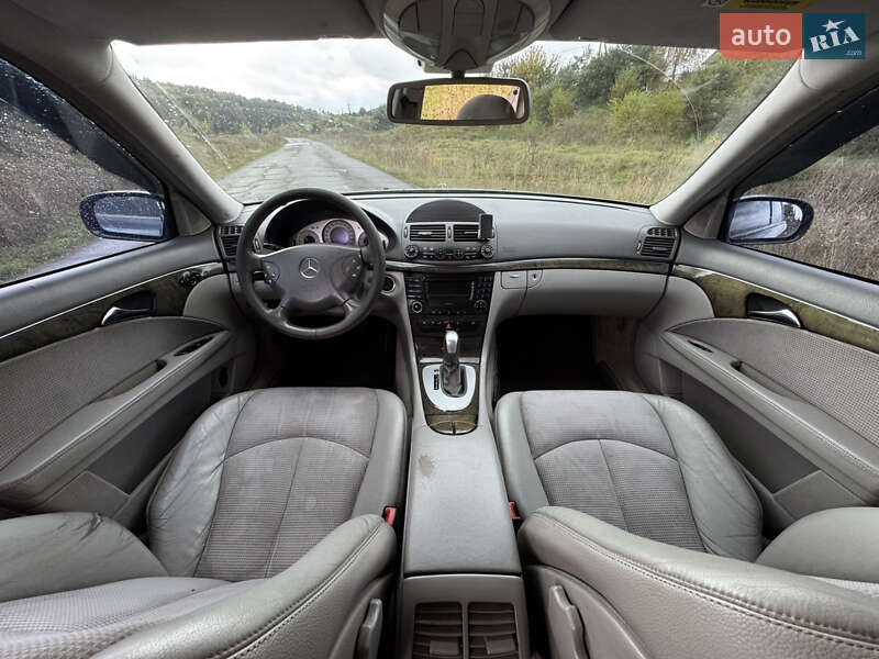 Седан Mercedes-Benz E-Class 2004 в Рівному