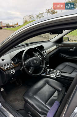 Седан Mercedes-Benz E-Class 2011 в 