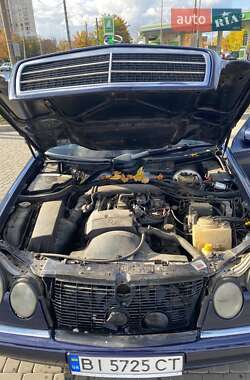 Седан Mercedes-Benz E-Class 1995 в 