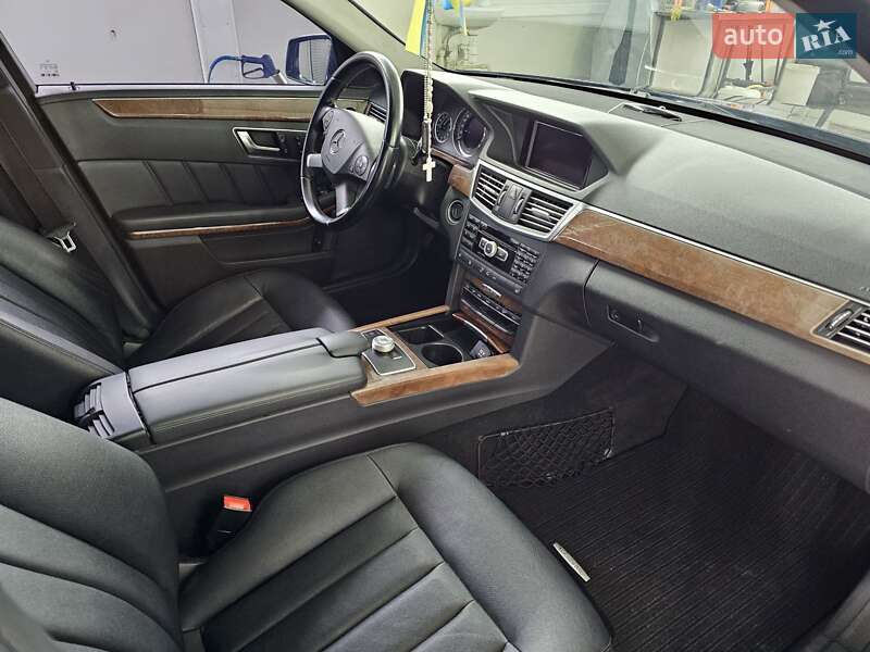 Универсал Mercedes-Benz E-Class 2012 в Львове