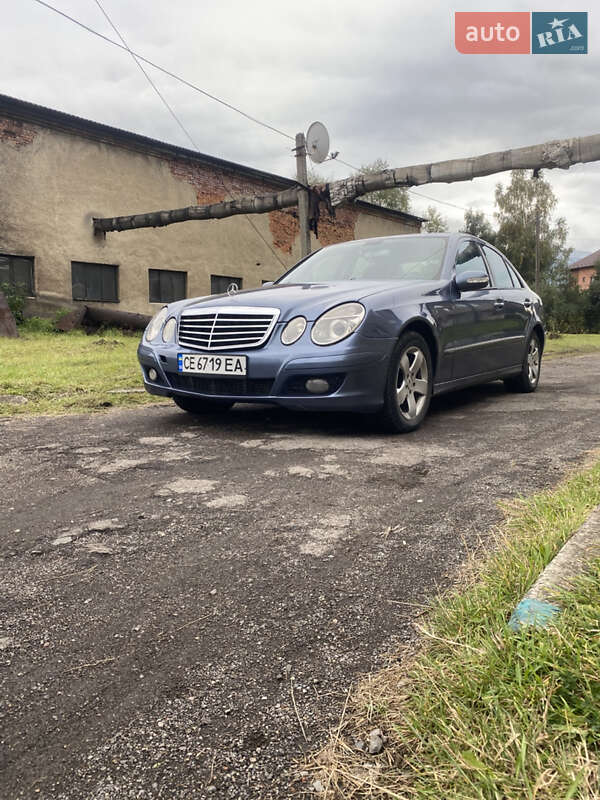 Седан Mercedes-Benz E-Class 2003 в Рахове