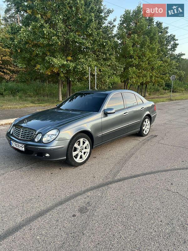 Седан Mercedes-Benz E-Class 2005 в 