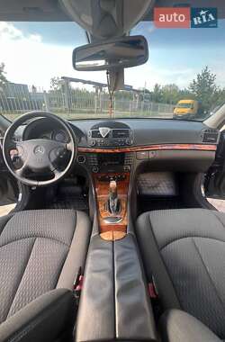 Седан Mercedes-Benz E-Class 2005 в 