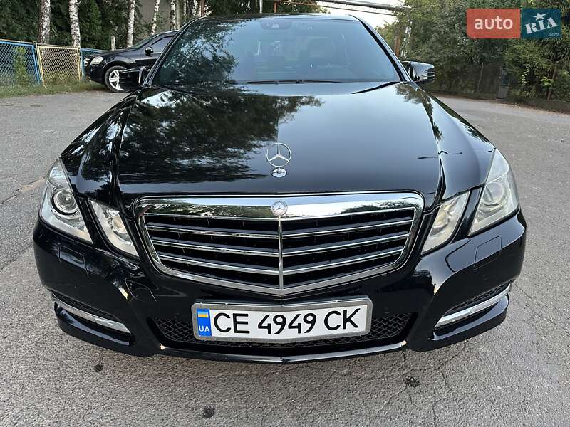 Седан Mercedes-Benz E-Class 2011 в Заставній фото 4 Седан Mercedes-Benz E-Class 2011 в Заставній