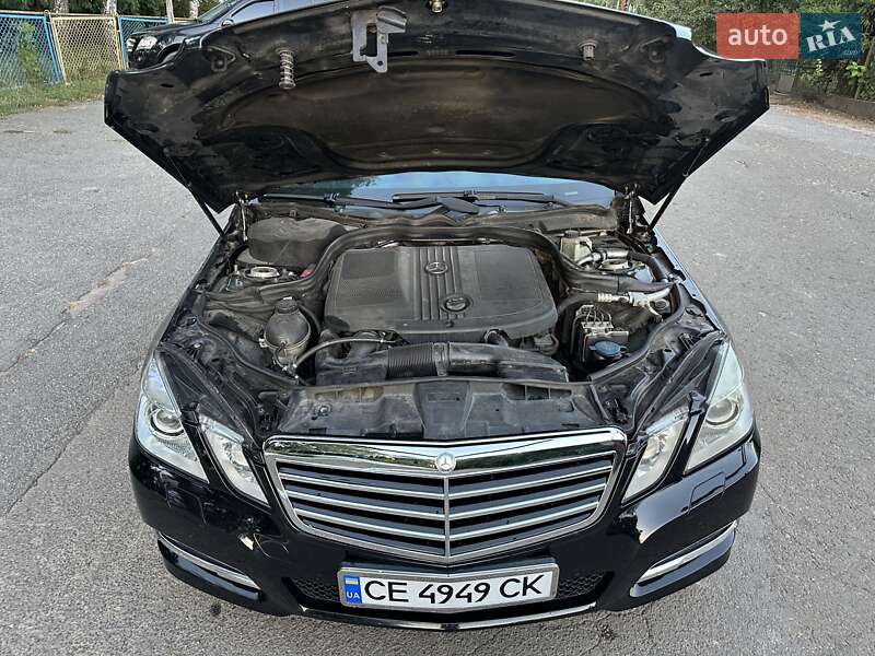 Седан Mercedes-Benz E-Class 2011 в Заставній фото 26 Седан Mercedes-Benz E-Class 2011 в Заставній