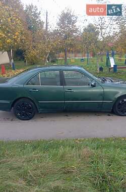 Седан Mercedes-Benz E-Class 1999 в 