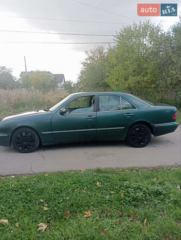 Седан Mercedes-Benz E-Class 1999 в Калуші