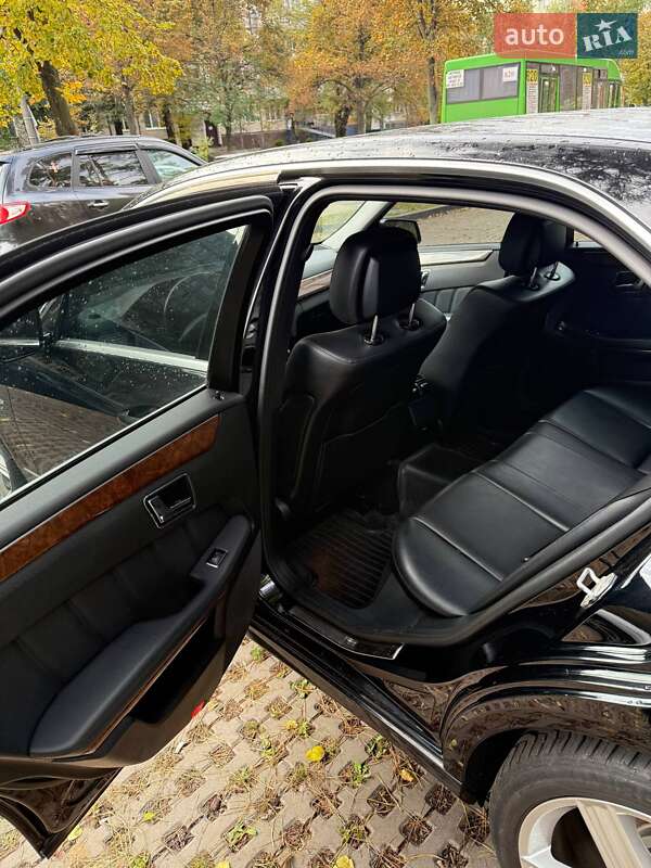 Седан Mercedes-Benz E-Class 2011 в Киеве