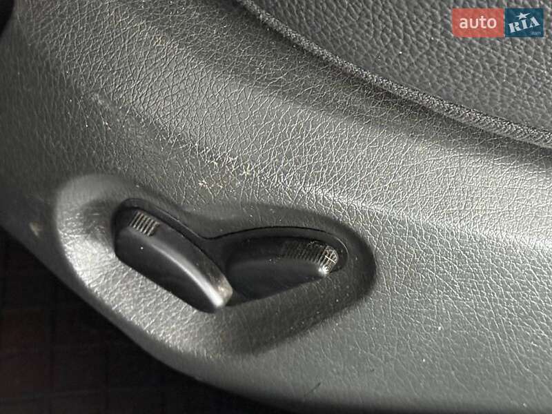 Седан Mercedes-Benz E-Class 2004 в Одессе фото 10 Седан Mercedes-Benz E-Class 2004 в Одессе