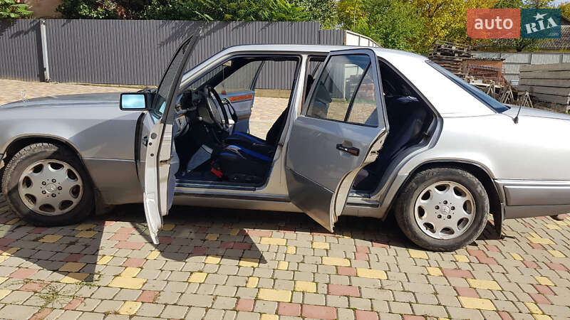 Седан Mercedes-Benz E-Class 1995 в Ананьеве фото 2 Седан Mercedes-Benz E-Class 1995 в Ананьеве