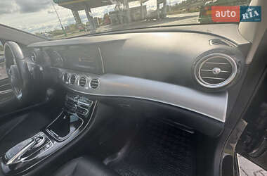 Седан Mercedes-Benz E-Class 2017 в 
