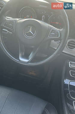 Седан Mercedes-Benz E-Class 2017 в 
