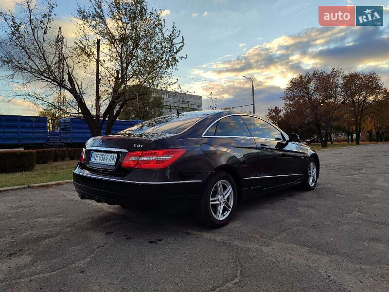 Купе Mercedes-Benz E-Class 2011 в Днепре фото 6 Купе Mercedes-Benz E-Class 2011 в Днепре