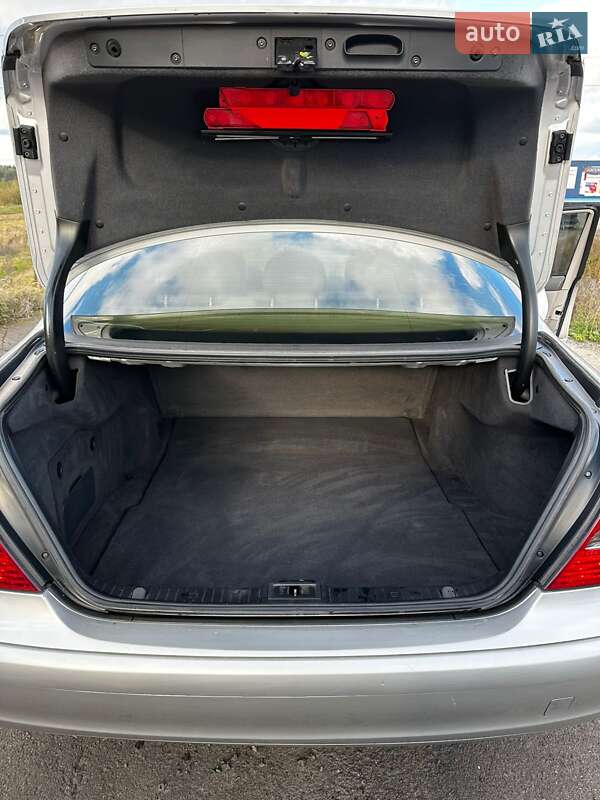 Седан Mercedes-Benz E-Class 2004 в Ровно