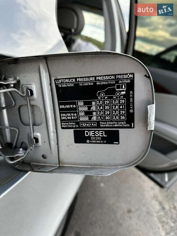 Седан Mercedes-Benz E-Class 2004 в Ровно