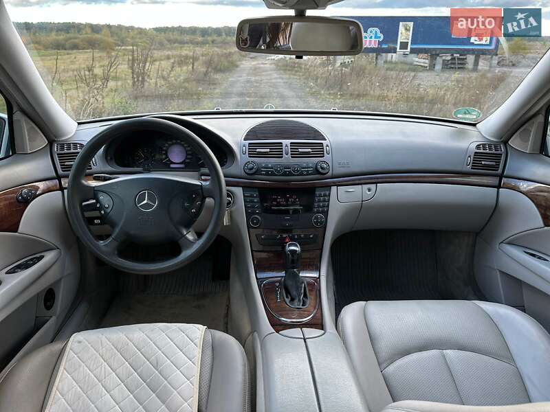 Седан Mercedes-Benz E-Class 2004 в Ровно