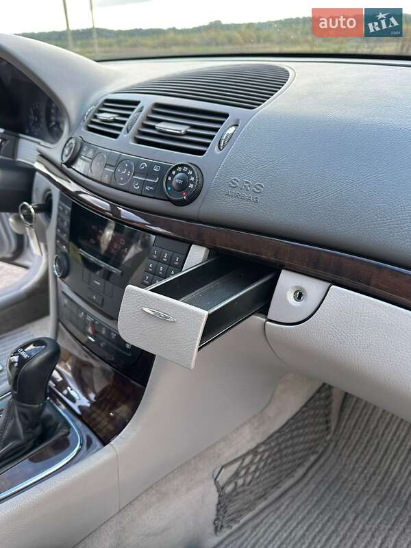 Седан Mercedes-Benz E-Class 2004 в Ровно