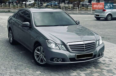 Седан Mercedes-Benz E-Class 2010 в 