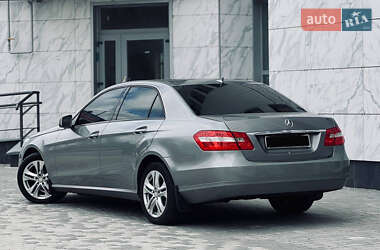 Седан Mercedes-Benz E-Class 2010 в 