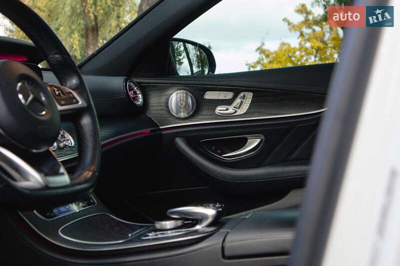 Седан Mercedes-Benz E-Class 2017 в Києві