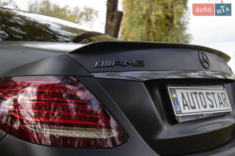 Седан Mercedes-Benz E-Class 2017 в Києві