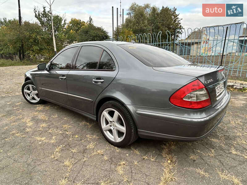 Седан Mercedes-Benz E-Class 2007 в Новодністровську