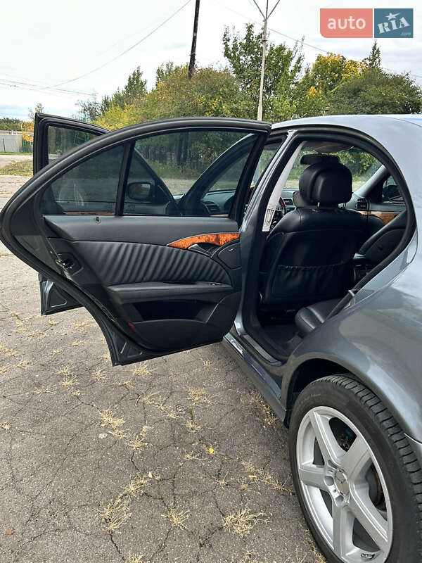 Седан Mercedes-Benz E-Class 2007 в Новодністровську