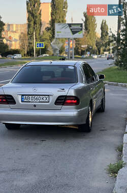 Седан Mercedes-Benz E-Class 2000 в  фото 2 Седан Mercedes-Benz E-Class 2000 в