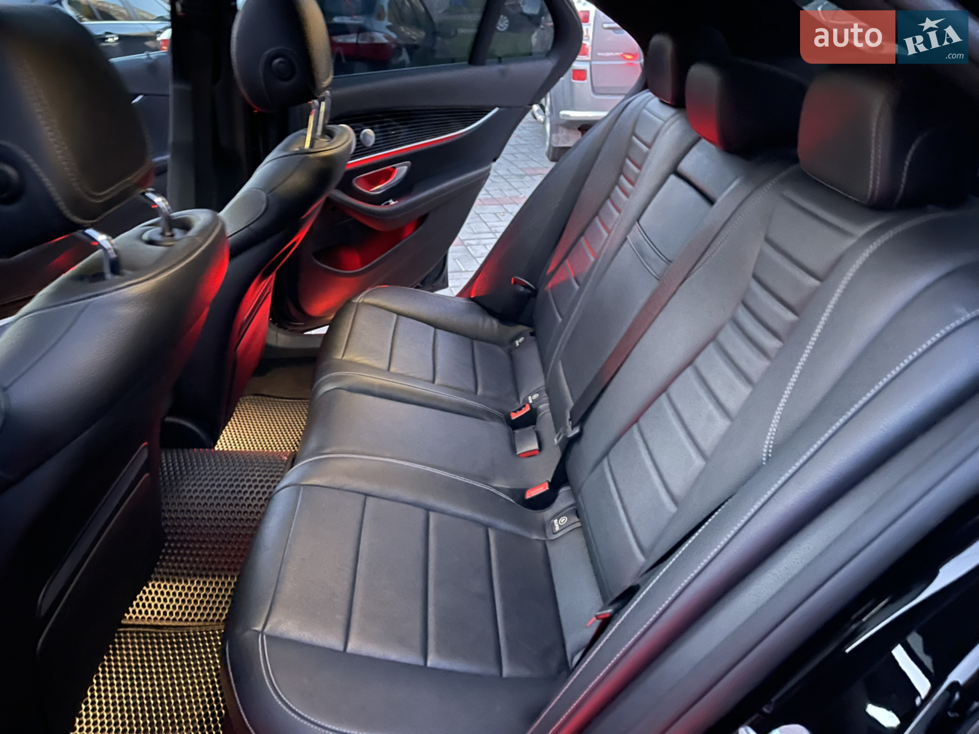 2016 Mercedes-Benz E-klasse - мініатюра 31