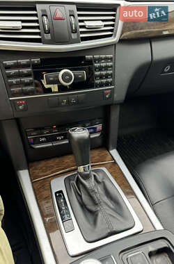 Седан Mercedes-Benz E-Class 2010 в 