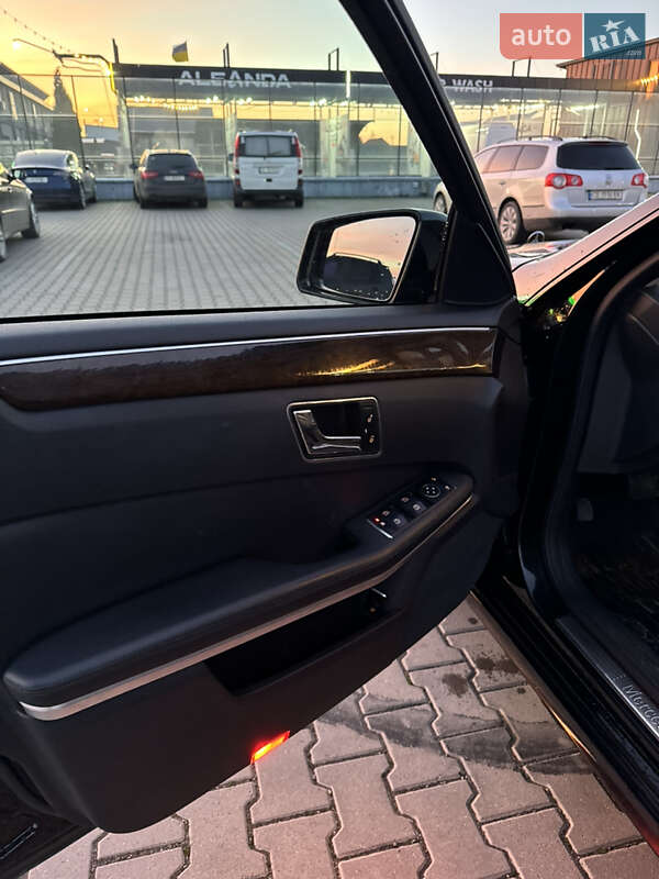 Седан Mercedes-Benz E-Class 2010 в Черновцах