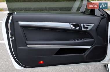 Купе Mercedes-Benz E-Class 2012 в 